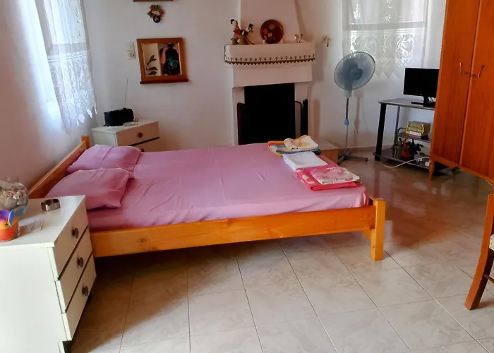Trikeri Traditional Cozy House